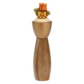 Country salt/pepper mill with tulip