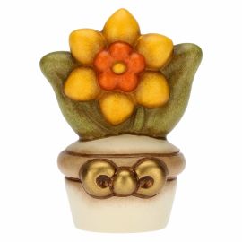 Flowerpot with daffodil