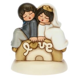 Newlyweds love cake topper