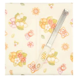 Country grater with tea towel