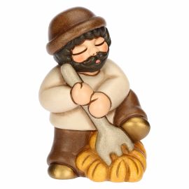 Presepe Classico ceramic man with pitch fork and hay